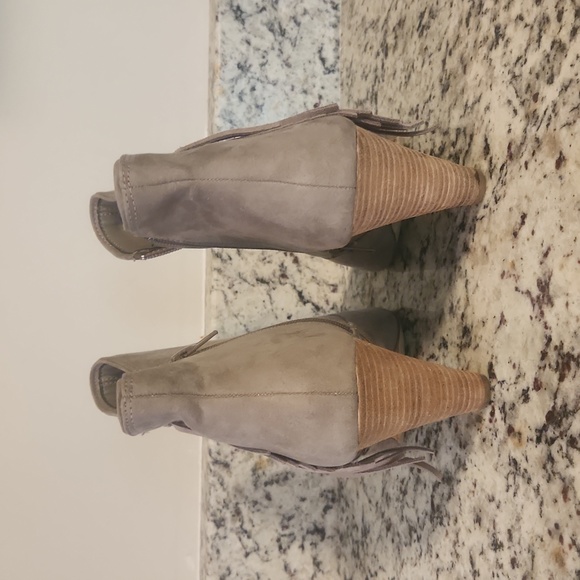 Gray Carlos Santana Suede Open Toe Heeled Ankle Boots/Wedge - Picture 3 of 11